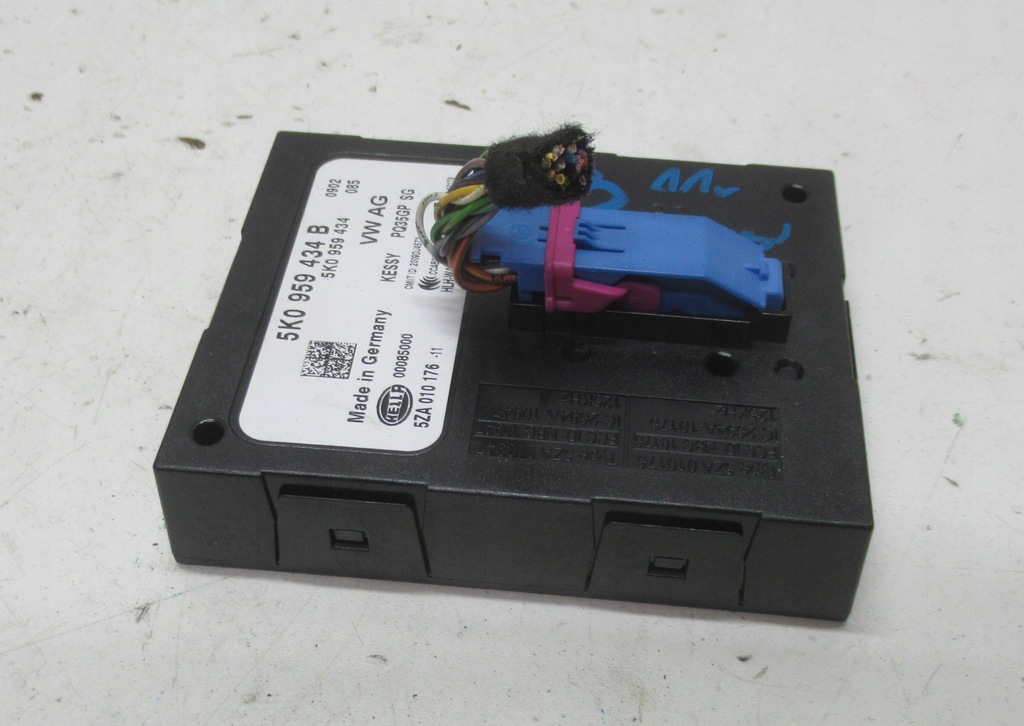 фото №1, Audi q3 11r модуль kessy 5k0959434b