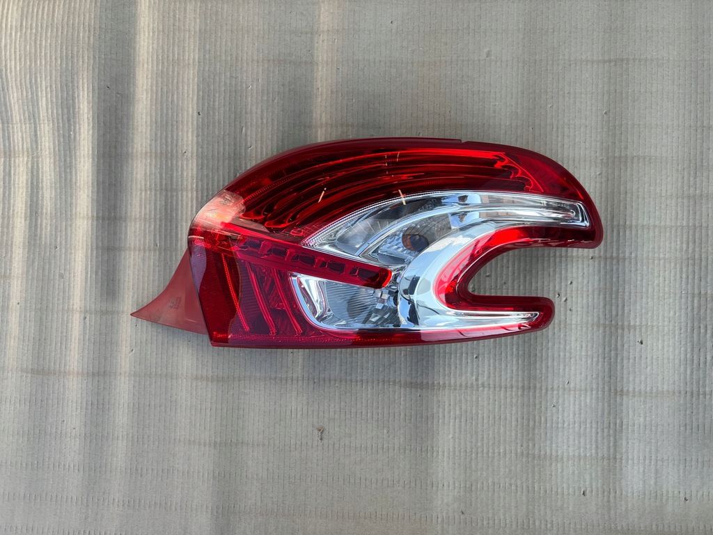 фото №1, Peugeot 208 led 12-15 лампа задняя задняя правая