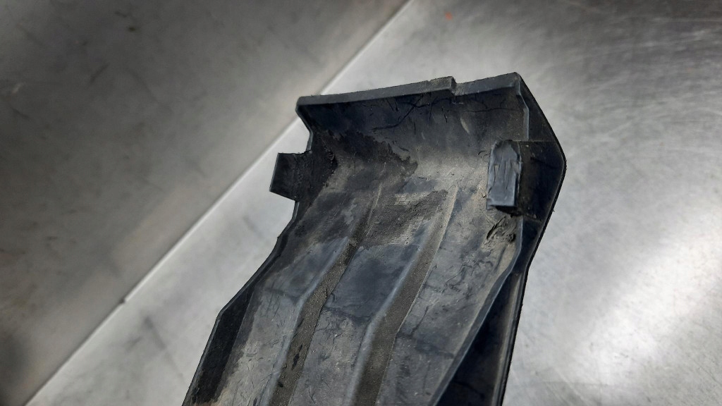 фото №8, Решётка бампера правая оригинальный номер 30744920 volvo s40 ii 07-12r lift