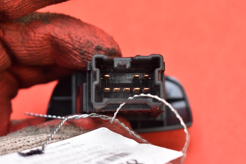 фото №8, Выключатель света аварийных 06016 nissan primera p12 01-08