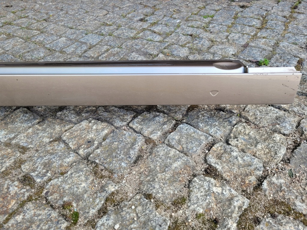 Поріг накладка поріг права vw passat b8 3g0853858f Зі Шроту
