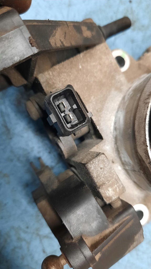 фото №4, Дроссельная заслонка 9642473280 citroen c5 00-04r 2.0b