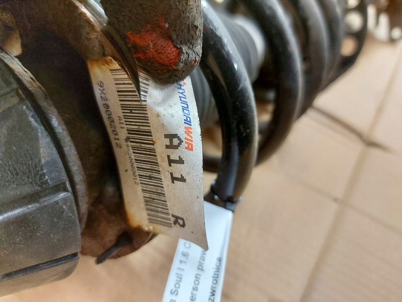 фото №6, Soul 1 i 1.6 crdi амортизационная стойка правый перед поворотный кулак