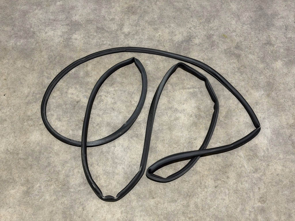 фото №1, Прокладка дверь bmw x5 g05 7387590 cala