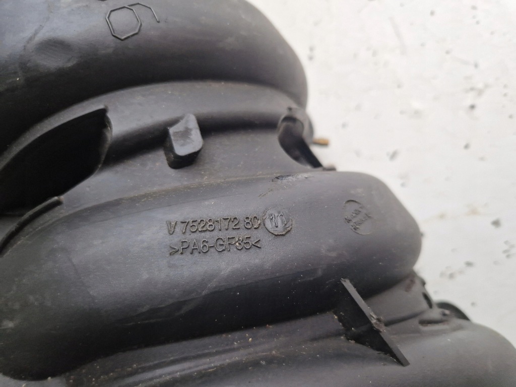 Коллектор впускной  mini r55 r56 1.6 1.4 peugeot Оригинал