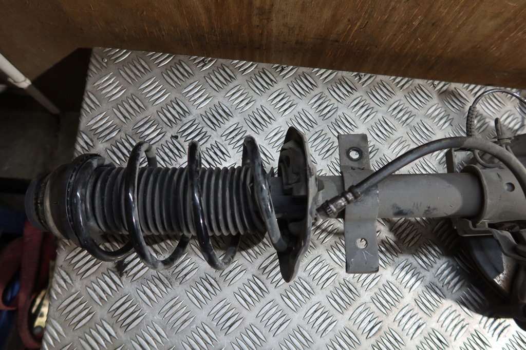 фото №7, Поворотный кулак правый перед clio v 0.9 tce