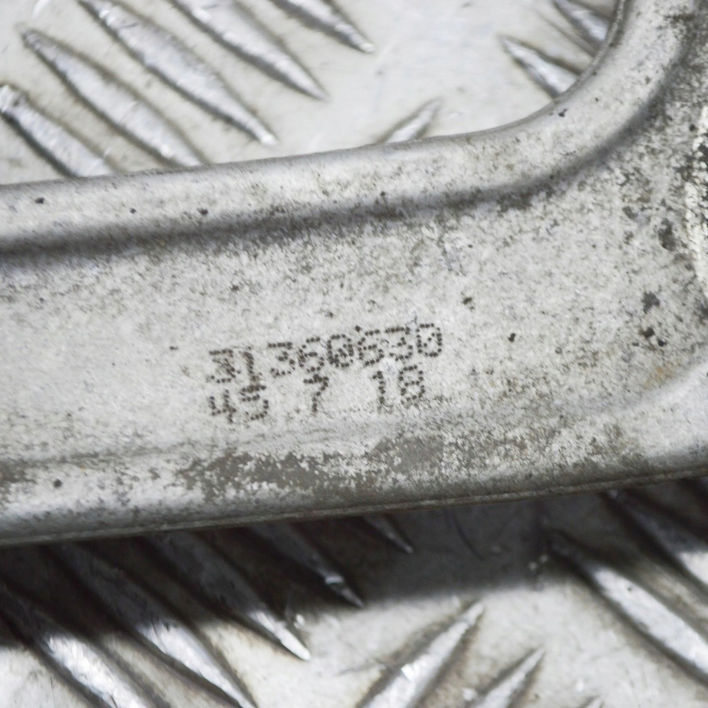 фото №6, Volvo xc60 2022 левая сторона нижний рычаг передний