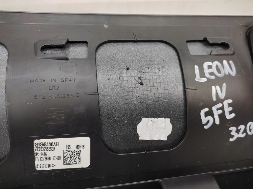 фото №10, Seat leon iv накладка молдинг кришки багажника задня 20-