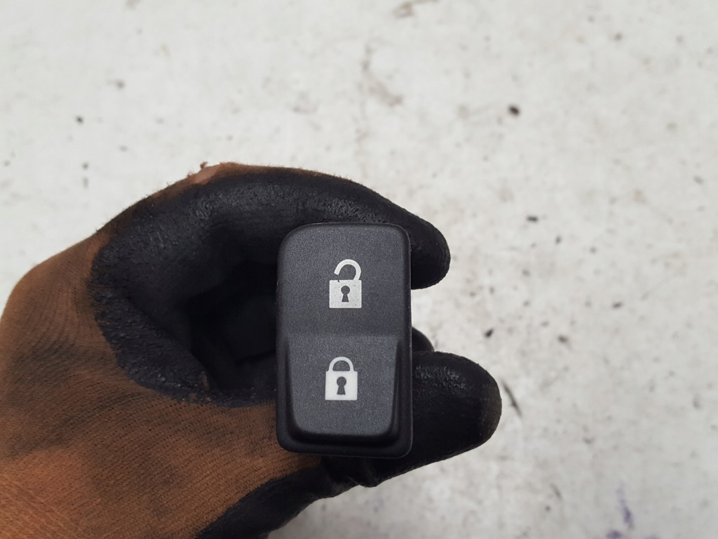 фото №1, Volvo v50 lift s40 ii 07-12r выключатель замка дверь