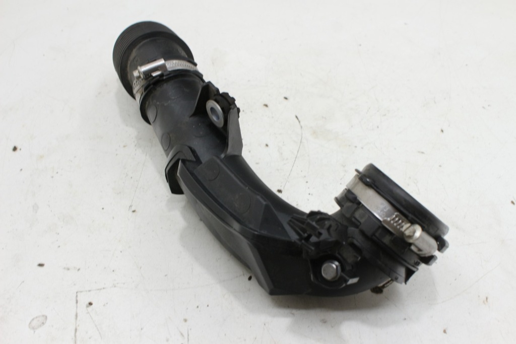 Труба воздуха 5fm3a renault nissan 1.0 tce 165750995r 111393ps с Разборки