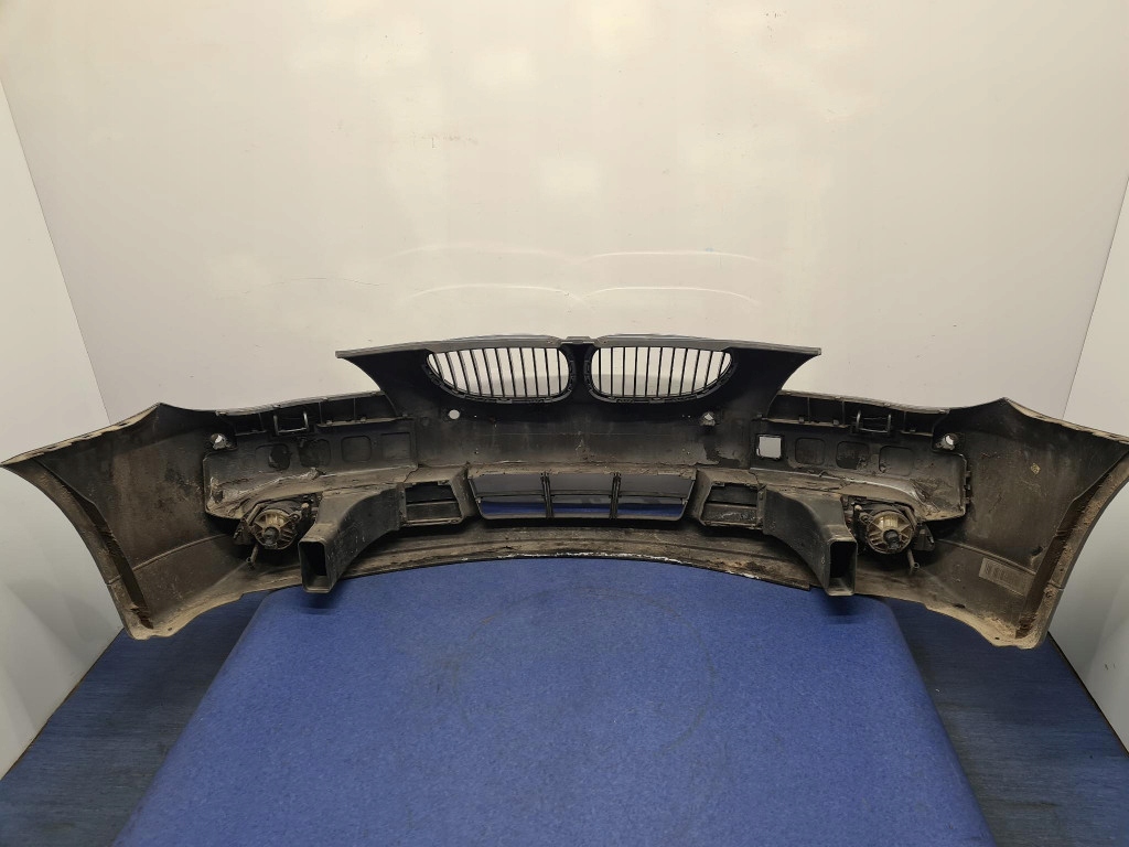 Купити Bmw e61 бампер передні  a08
