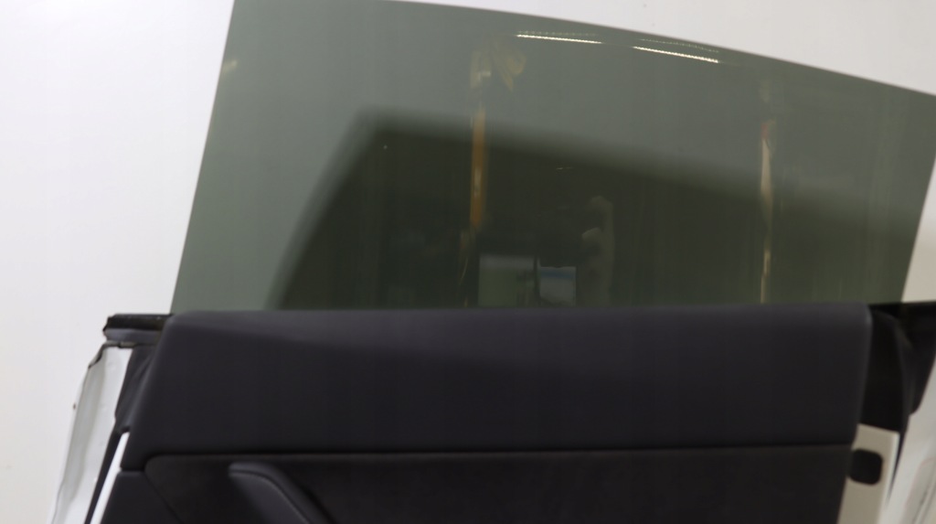 Tesla model y 2020- дверь правое задний  задние 1493562-ec-a 1641703-ed-a Доставка