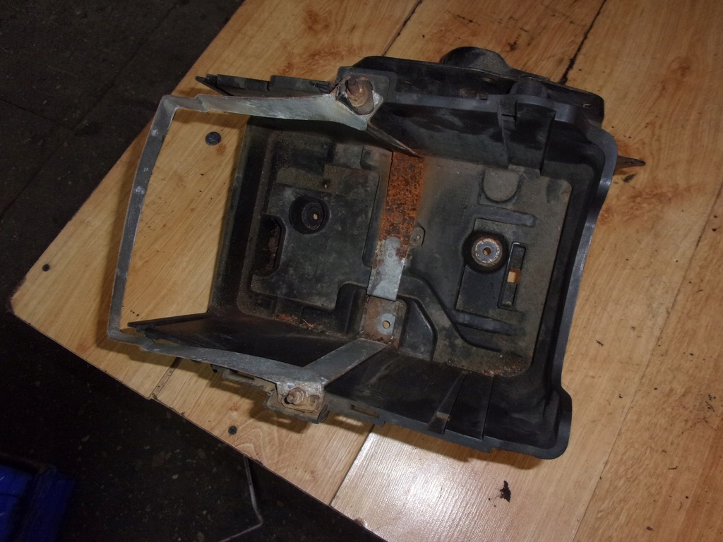 фото №1, Ford fiesta mk7 основание аккумулятор