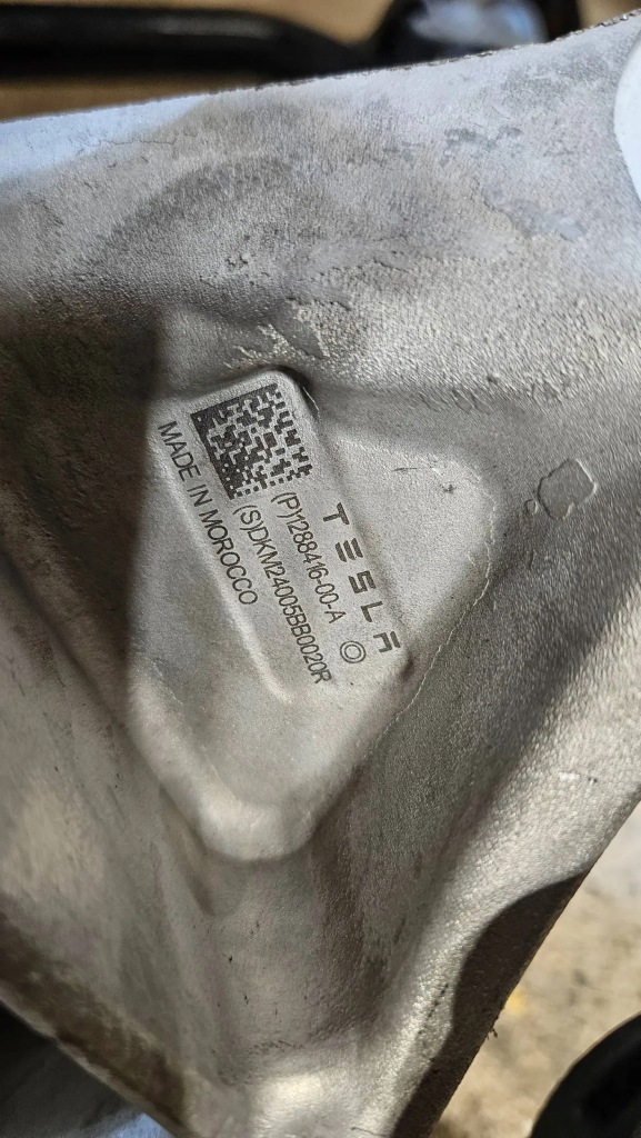 Поворотный кулак правая задний  задняя tesla model 3 y 1288416-00-a Недорого