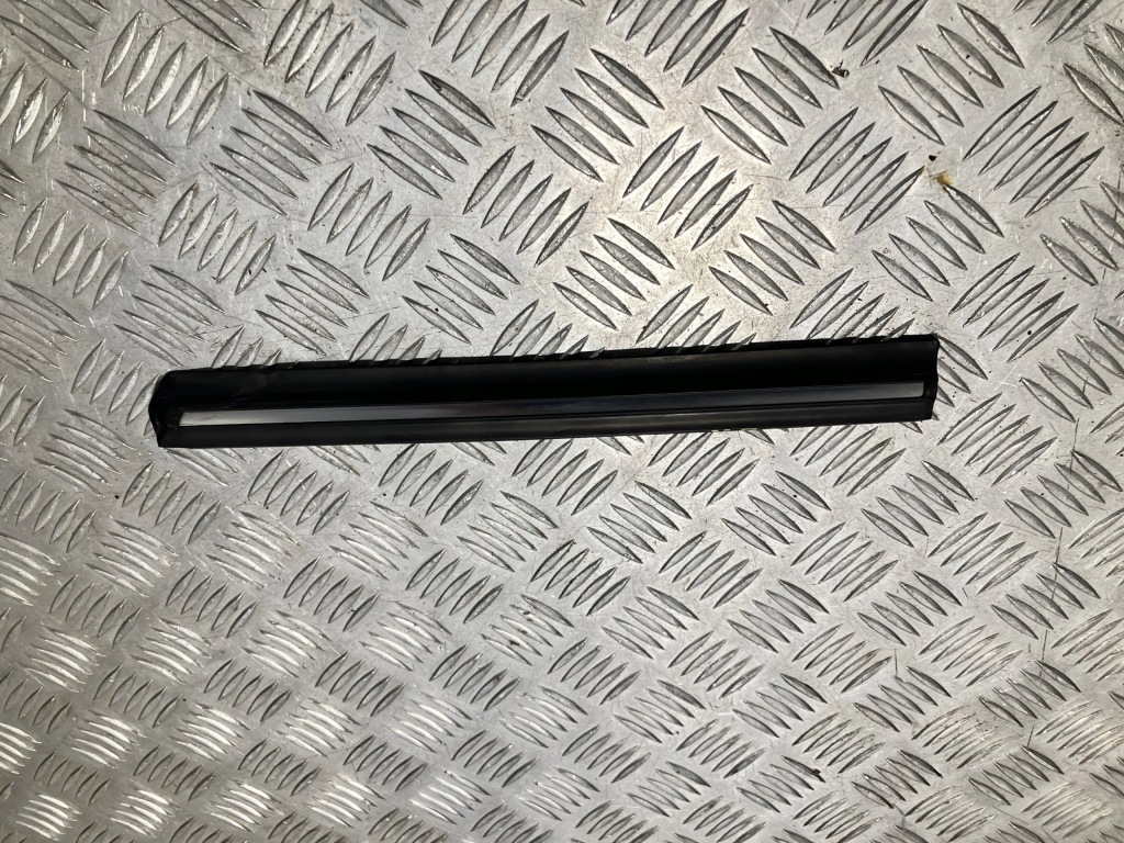 Накладки скло задній правий mercedes slk r172 Ціна