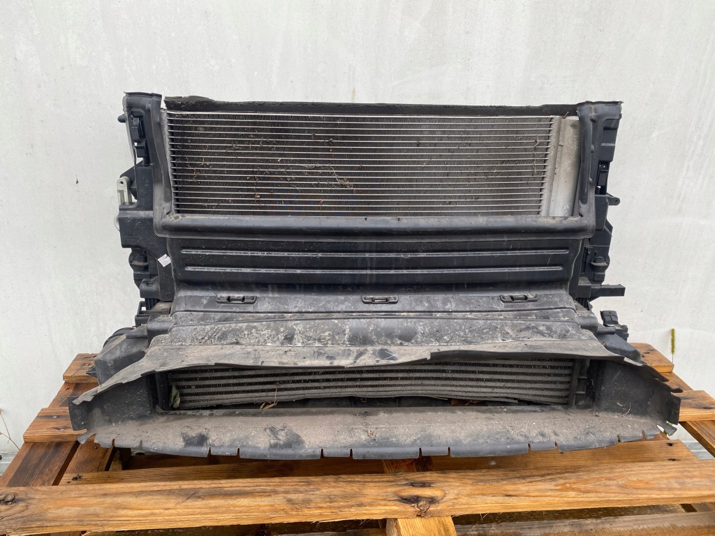 фото №1, Volvo v40 lift d3 радіатор pas передній