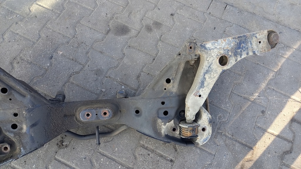 фото №8, Подрамник перед volvo v40 02r