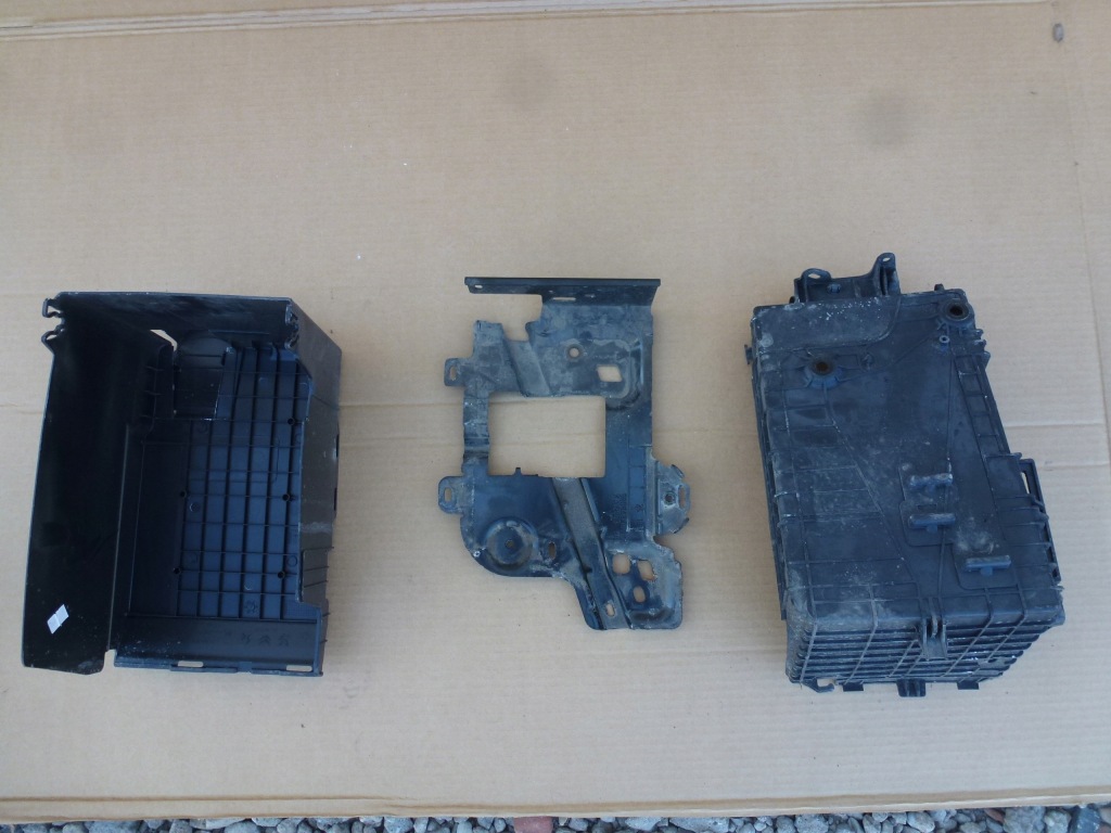 Корпус основание корпус аккумулятор citroen c3 aircross 18r Оригинал