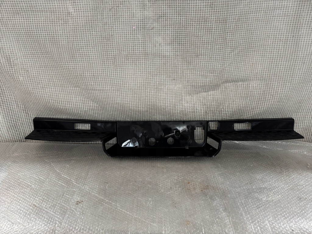 фото №1, Dodge ram 1500 19r- накладка підніжка молдинг бампера задня 8299105ad