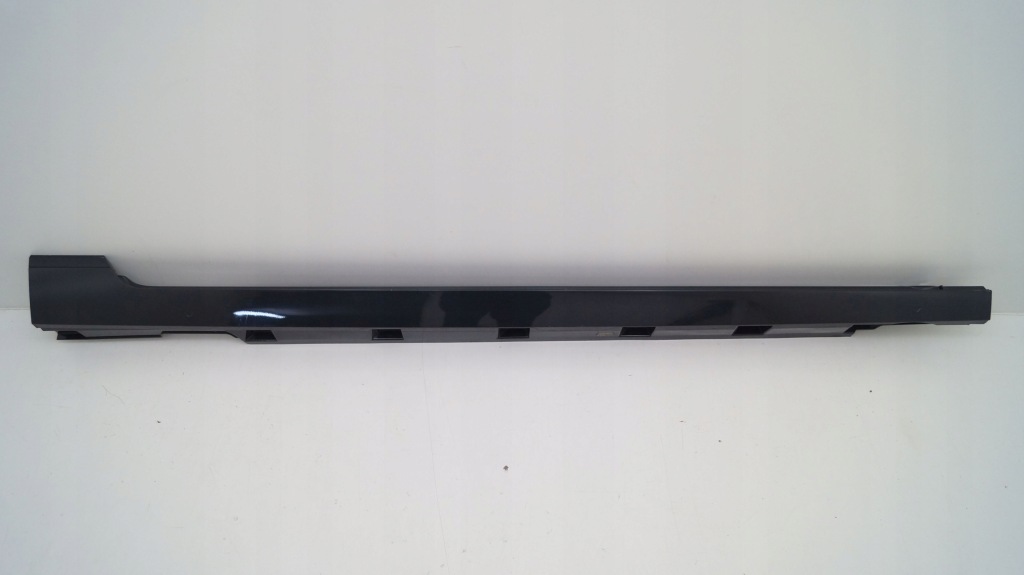 Купити Vw passat b8 3g0 14- поріг правий накладка права