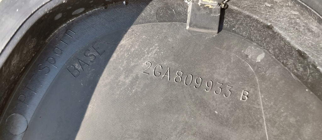 фото №6, Кришка заливної пального volkswagen vw t-roc 1,5 tsi cabrio 2gc809799