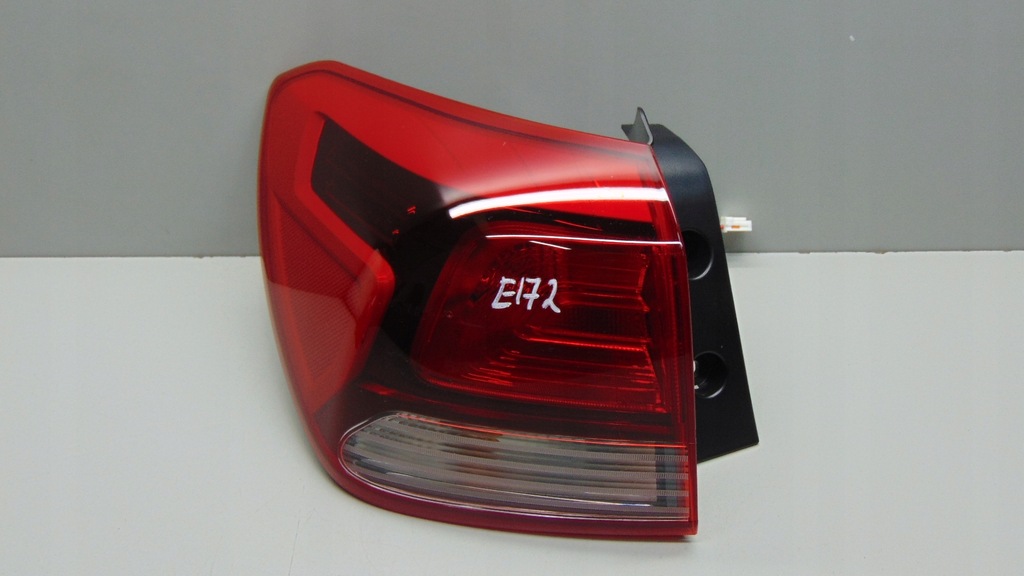 фото №1, Kia rio iv 17- лампа левая задняя 92401-h8