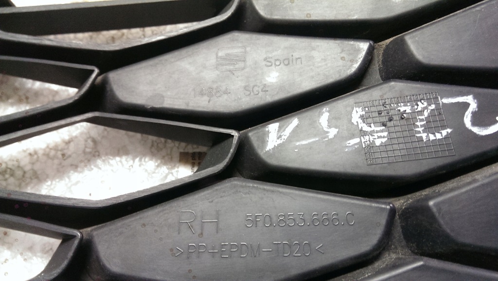 фото №7, Решітка бампера правий перед seat leon 5f0853666c