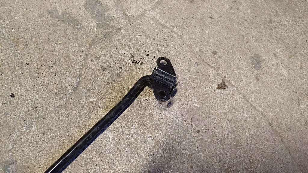 фото №3, Hyundai tucson iii стержень капот