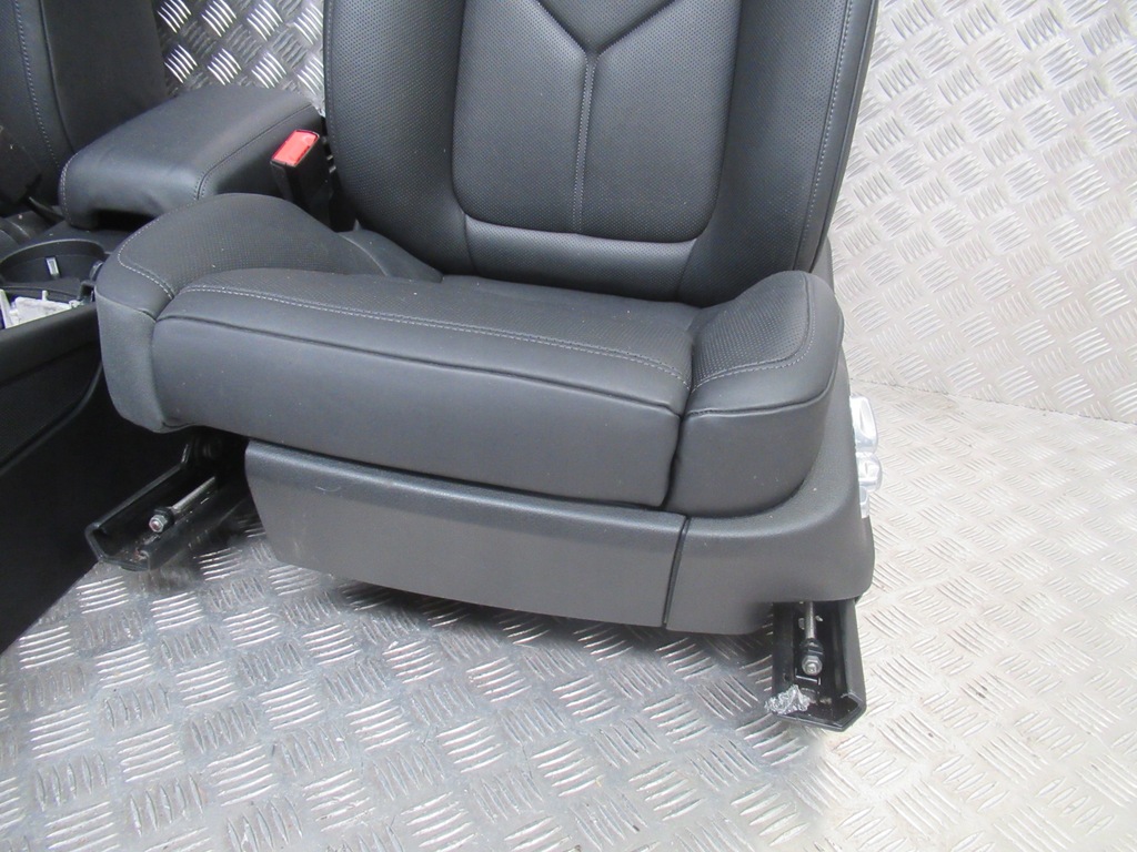 фото №9, Porsche macan сидіння оббивка обшивки m75