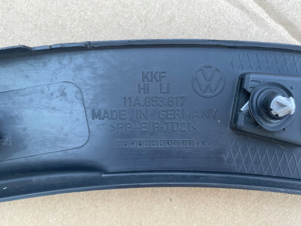 фото №10, Vw id4 ліва молдинг крила задня задня