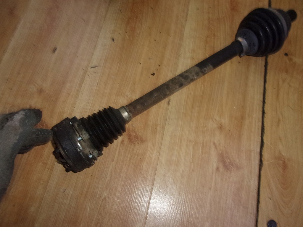 фото №1, Vw golf v plus приводной вал левая короткий 1.4 16v