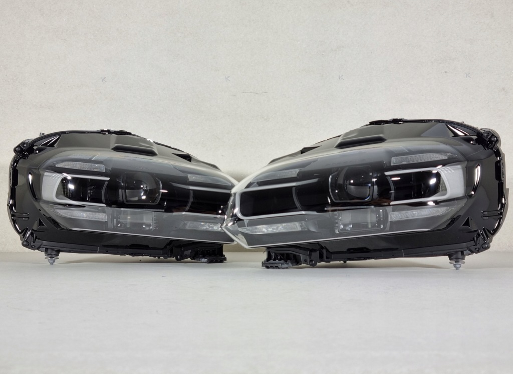 фото №1, Porsche taycan 9j1 full led лампа левая правая перед фары eur - nowe