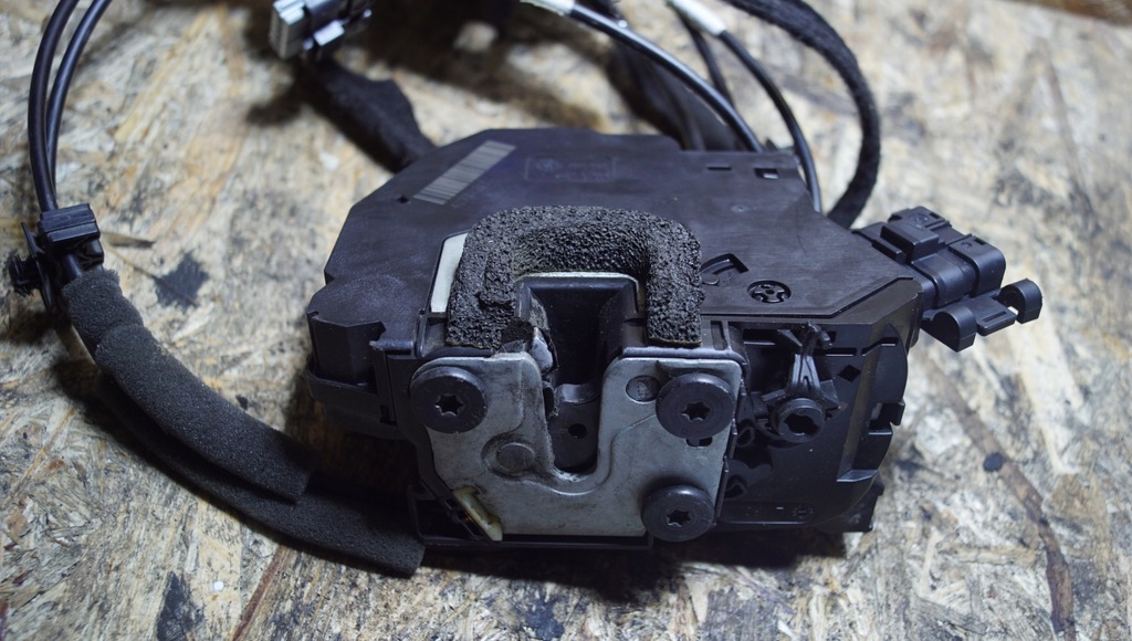 фото №10, Замок дверь раздвижных левый bok opel vivaro b trafic iii 825037886r