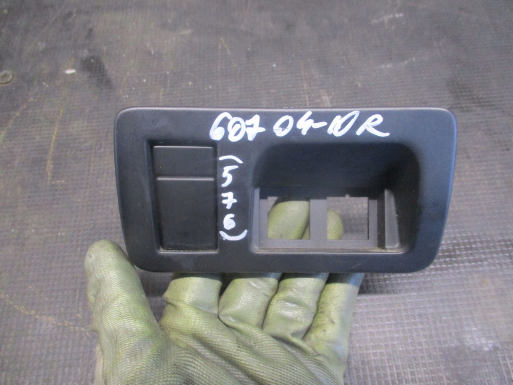 фото №1, Заглушка консоли 9629448877 peugeot 607 04-10r.