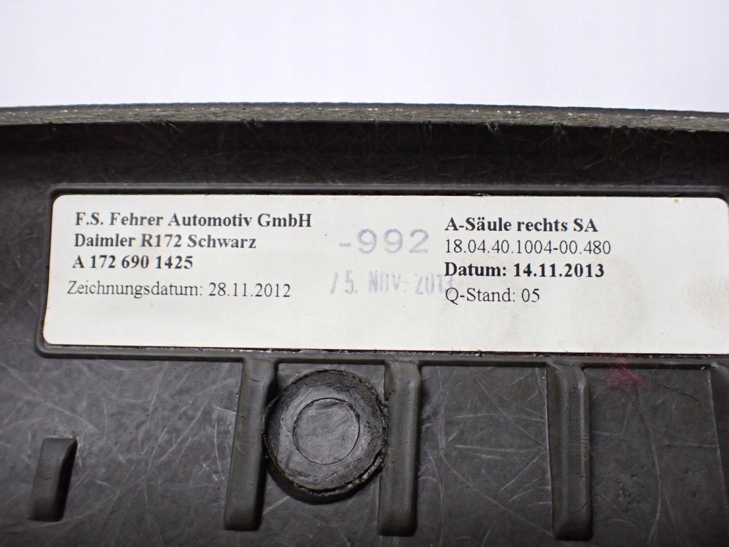 Пластик захист стійка правий перед a1726900425 mercedes slk iii r172 14r Оригінал