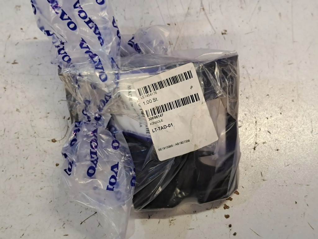 фото №11, Правий кронштейн бампера перед xc70 оригінальний номер 30698147