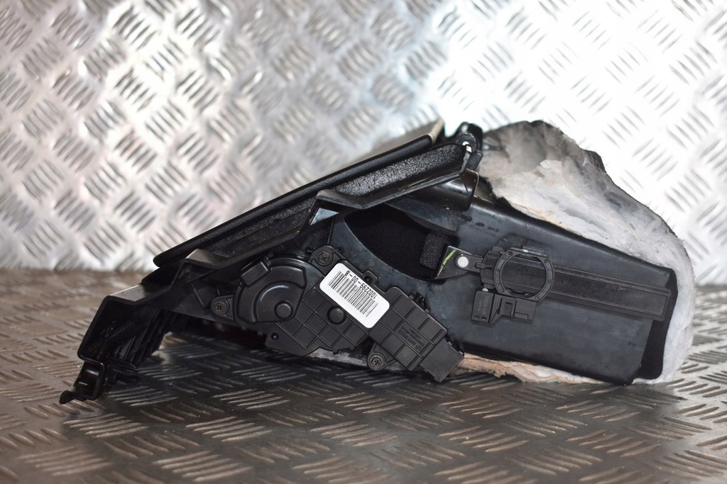 фото №7, Бардачок пассажира правый i tesla model s