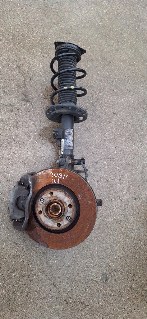 Купити Поворотний кулак ліва перед peugeot 208 ii 1.2 thp 98311683800