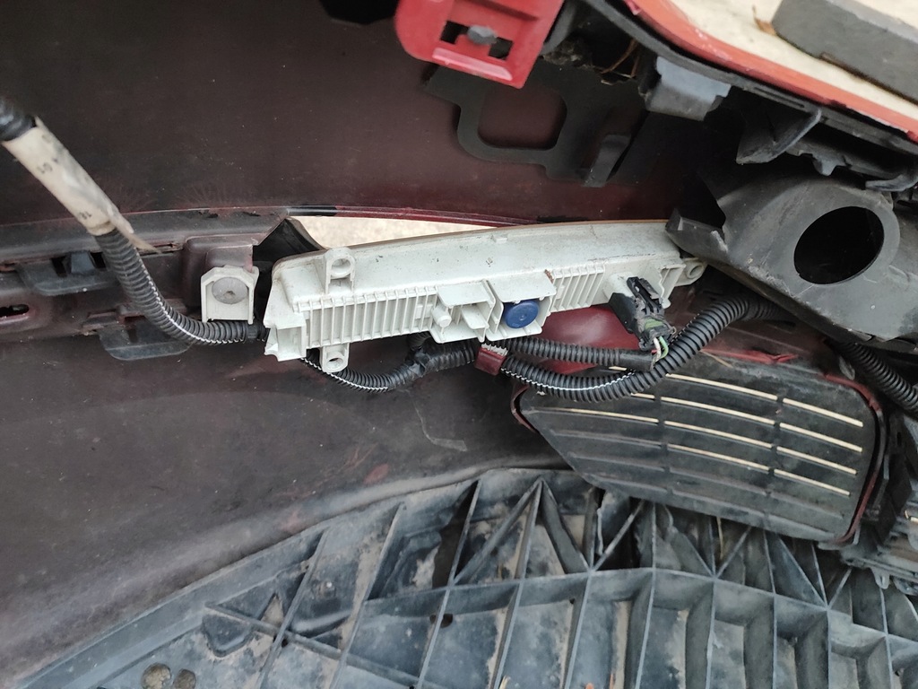 фото №11, Peugeot 308 t9 2013r бампер перед