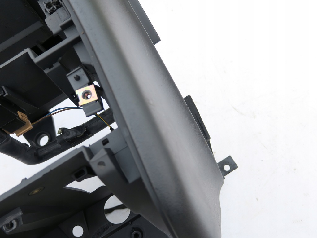 фото №9, Консоль середня з тримач na чашки od seata audi a3 8l przedlift 96-00