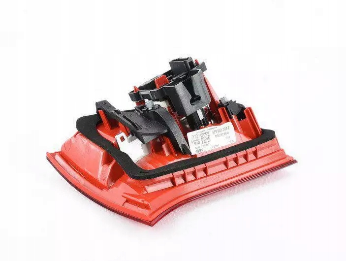 фото №7, Audi a6 c6 задние правое внутреннее свет задние 4f9945094e