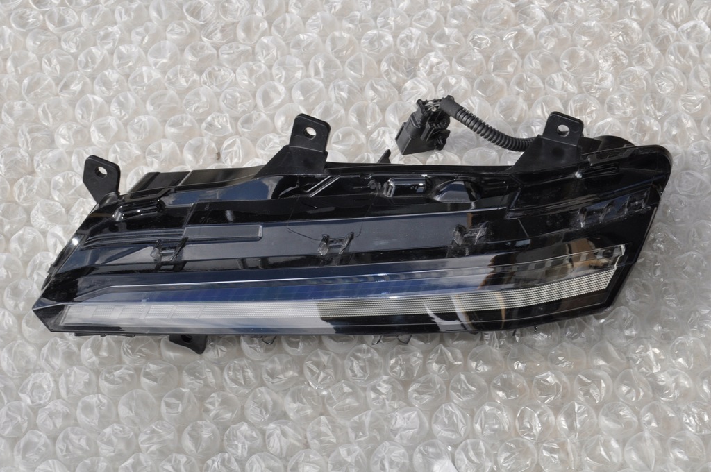 фото №5, Peugeot 308 iii противотуманная фара правый led drl 9835230880