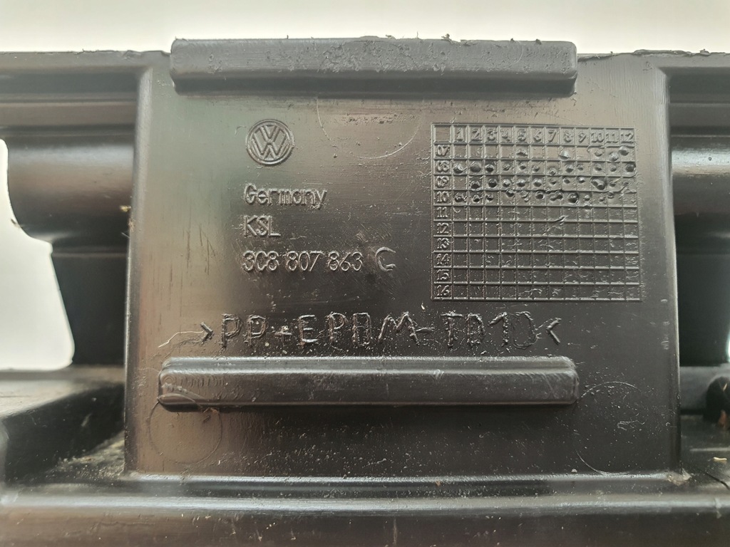 фото №8, Volkswagen оригінальний номер 3c8807863c напрямна бампера