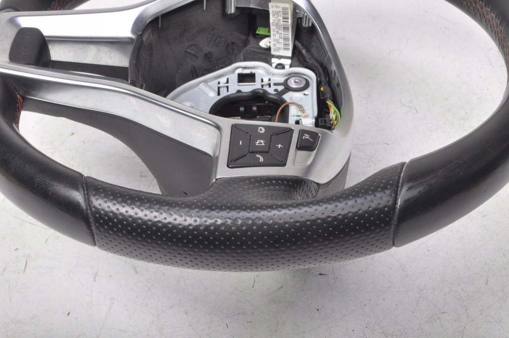 Mercedes w176 кермо  багатофункціональний пелюстки перемикання Ціна