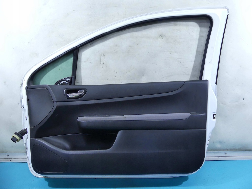 фото №16, Дверь перед правое peugeot 307 3d белый 3-дверь