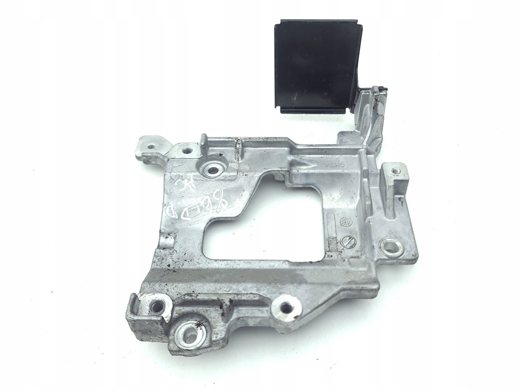 Nissan leaf 2 ze1 2022 кронштейн компрессора кондиционера 210828a066 в Украине