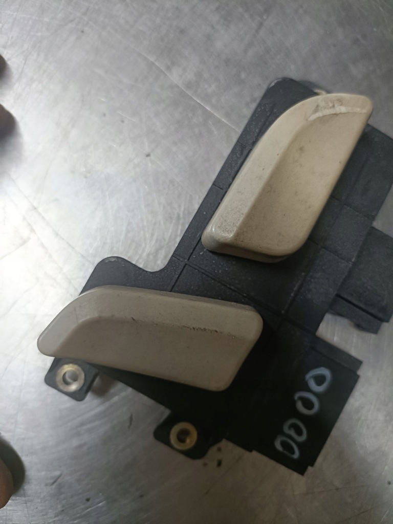 фото №1, Переключатель сиденье перед audi оригинальный номер 8e0959748