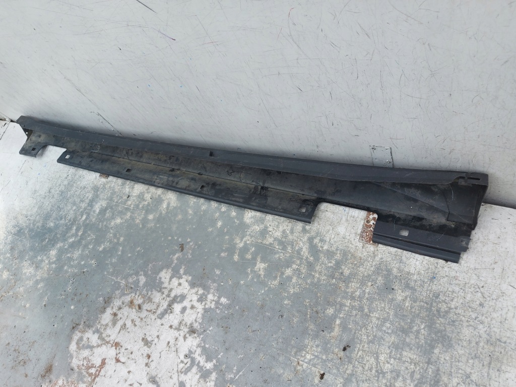 Mercedes gla 156 amg поріг молдинг поріг правий Ціна