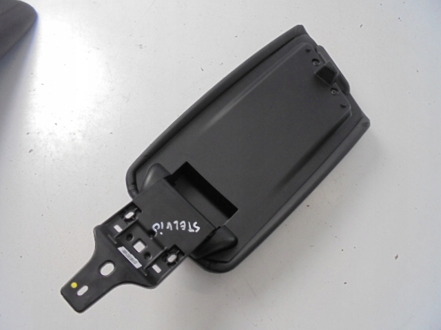 фото №3, Підлокітник alfa romeo stelvio