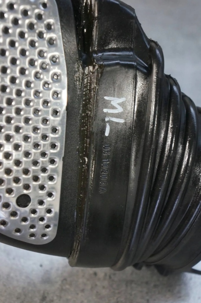 Труба витратомір повітрозабірник повітря mercedes ml gl 3.0cdi a6420943497 w164 Зі Шроту